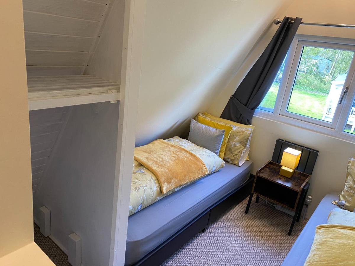 Widgeon Bespoke Cabin Is Lakeside With Private Fishing Peg, Hot Tub Situated At Tattershall Lakes Country Park ภายนอก รูปภาพ