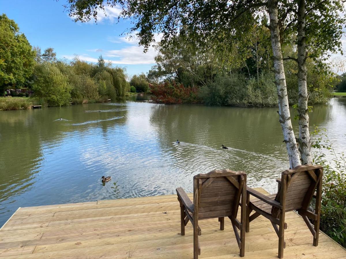 Widgeon Bespoke Cabin Is Lakeside With Private Fishing Peg, Hot Tub Situated At Tattershall Lakes Country Park ภายนอก รูปภาพ