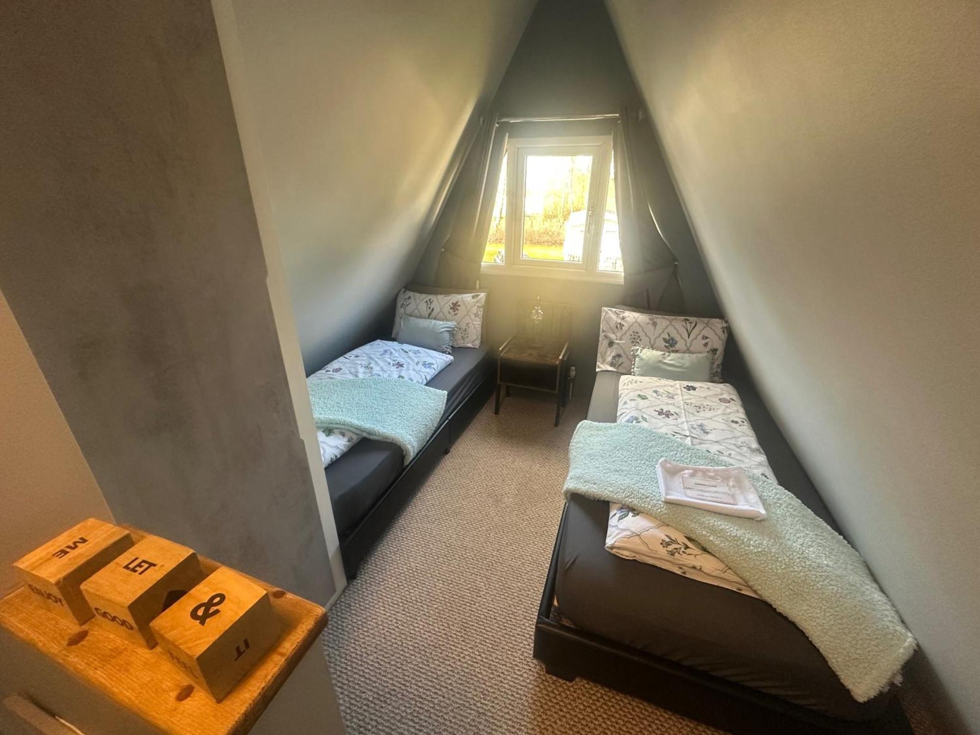 Widgeon Bespoke Cabin Is Lakeside With Private Fishing Peg, Hot Tub Situated At Tattershall Lakes Country Park ภายนอก รูปภาพ